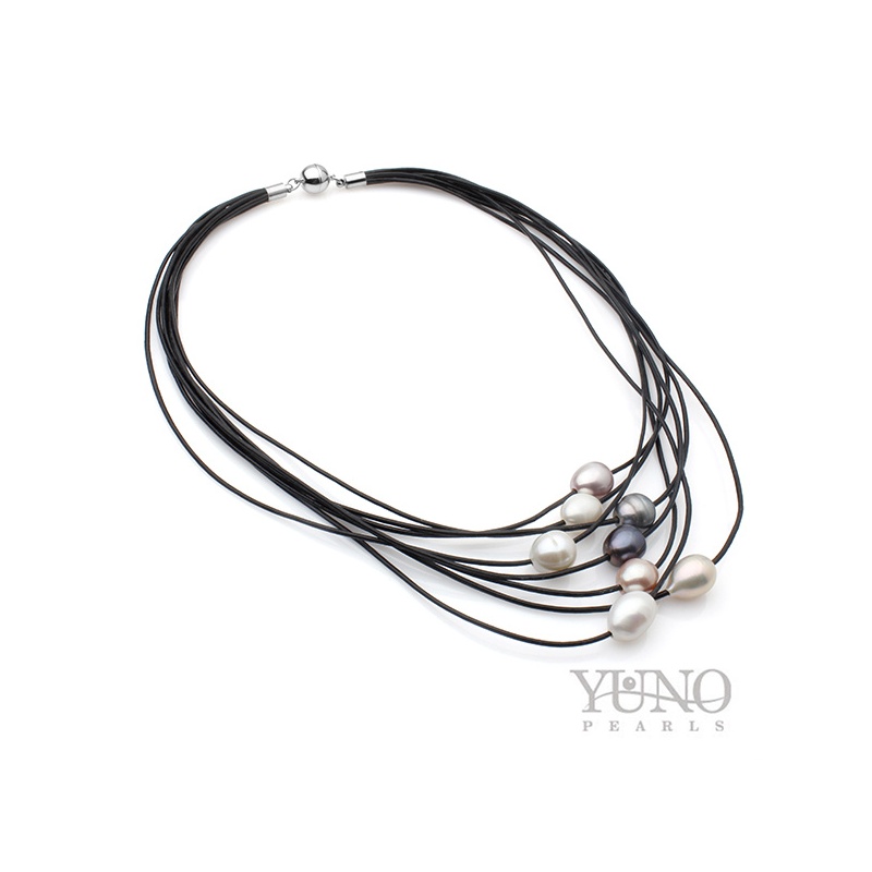 Lederkette schwarz, 8 Zuchtperlen 11-12mm, Magnetverschluss